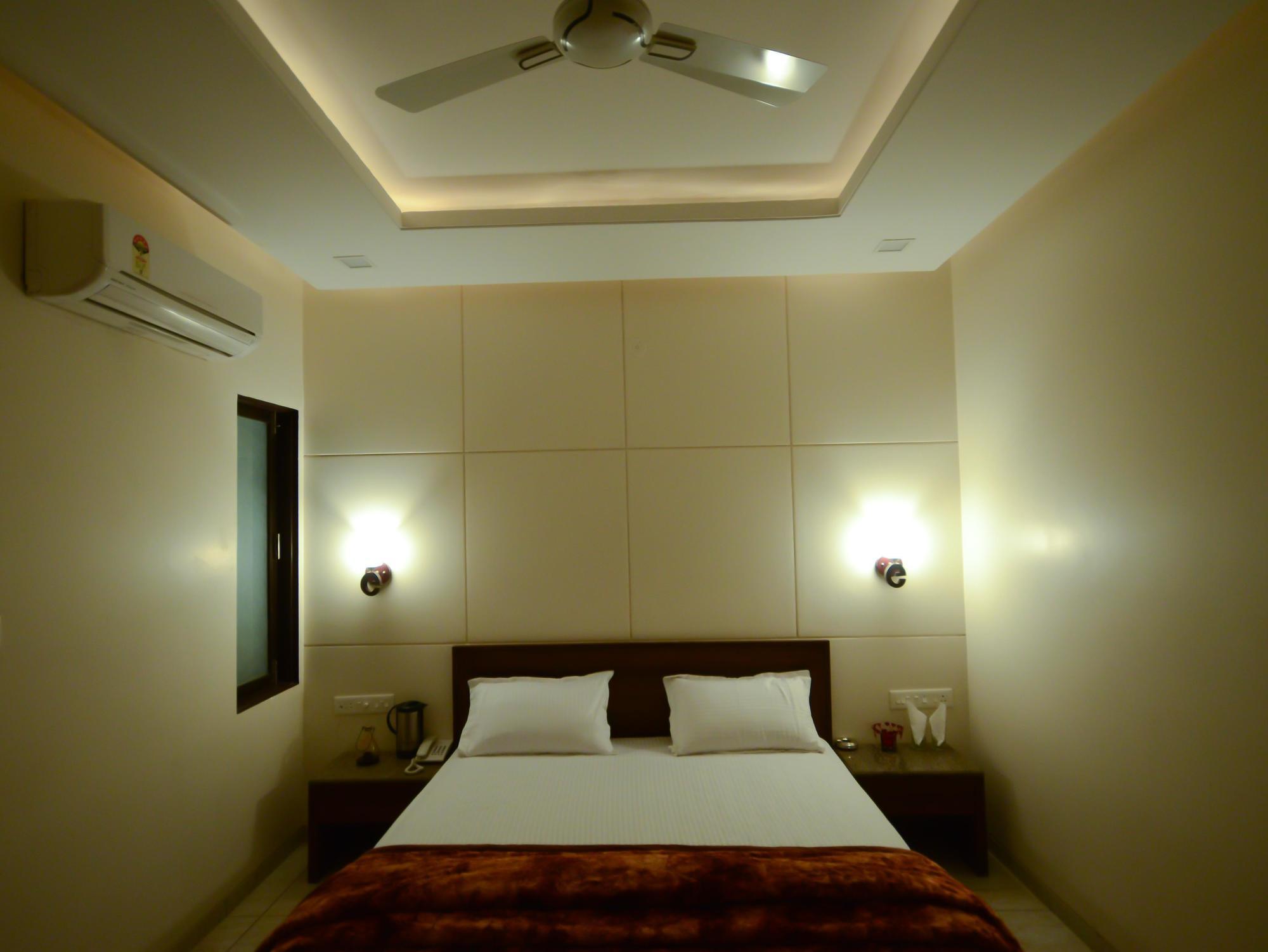 Hotel Sunday Inn Jaipur Eksteriør billede